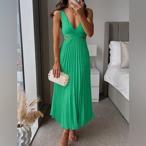 Elegant Green Sleeveless Dress